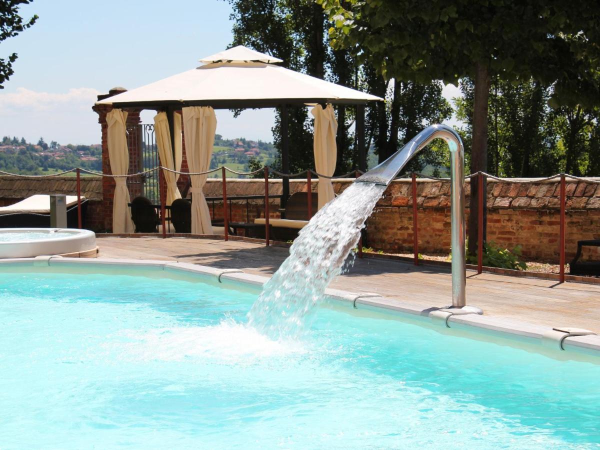 Montaldo Castle & Resort Montaldo Torinese Екстер'єр фото