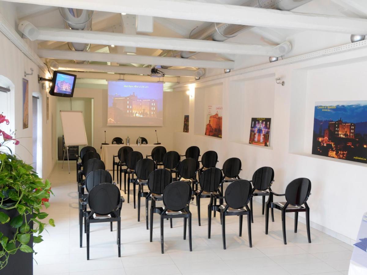 Montaldo Castle & Resort Montaldo Torinese Екстер'єр фото