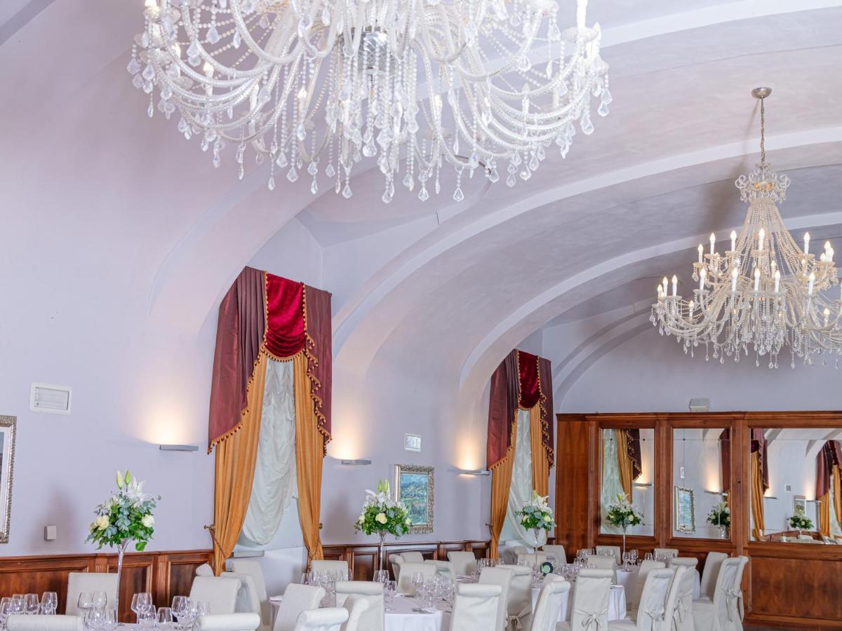 Montaldo Castle & Resort Montaldo Torinese Екстер'єр фото