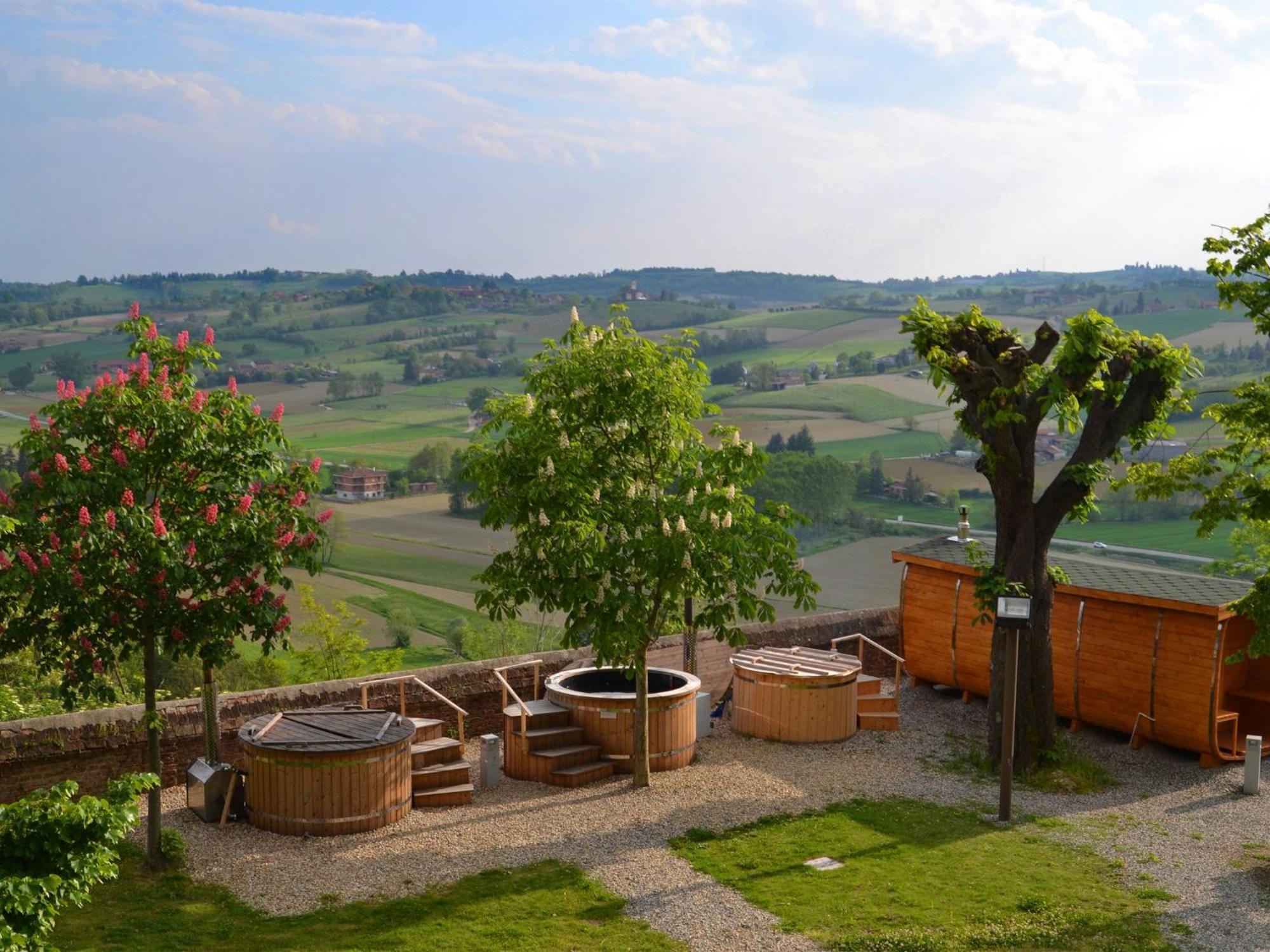 Montaldo Castle & Resort Montaldo Torinese Екстер'єр фото